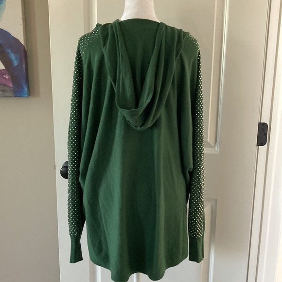 Adrienne Vittadini 2X green top with hood beads v-neck - Picture 7 of 11